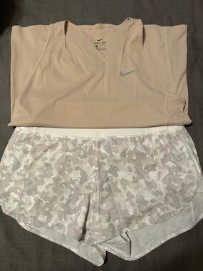 Athleta Women's Beige/Pink Camo Athletic Shorts & Nike Dri-Fit top S/M